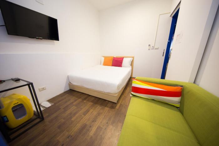 sleepbox hotel ximen