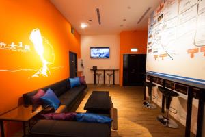 sleepbox hotel ximen