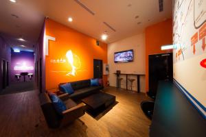 sleepbox hotel ximen