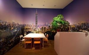 sleepbox hotel ximen