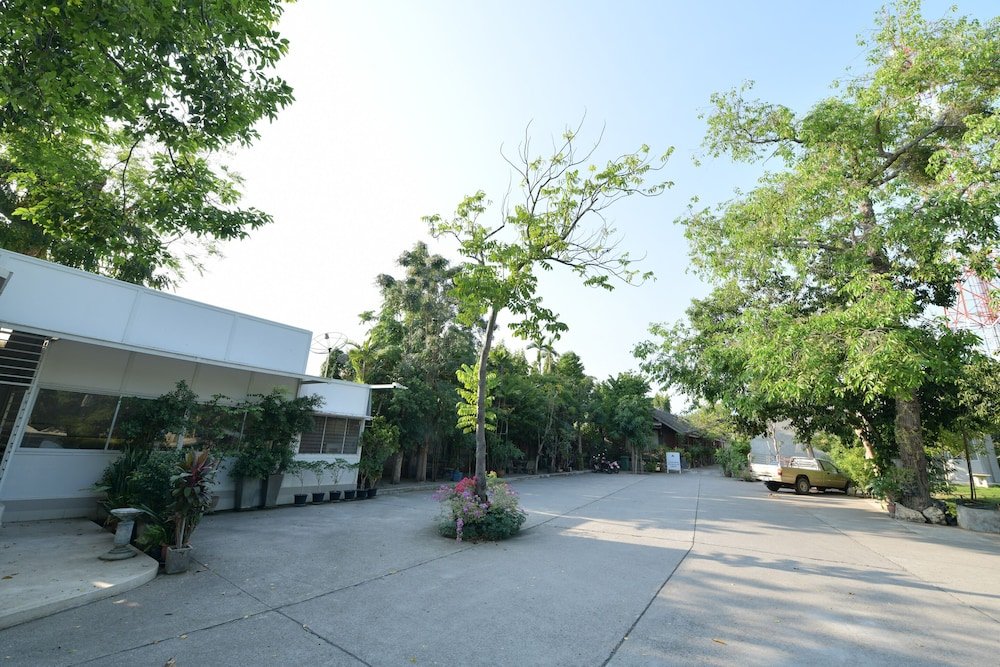 mac garden resort