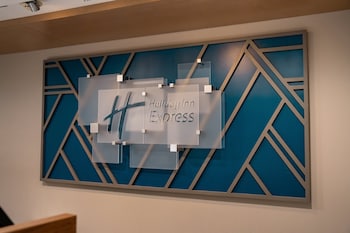 holiday inn express hotel and suites west chester by ihg