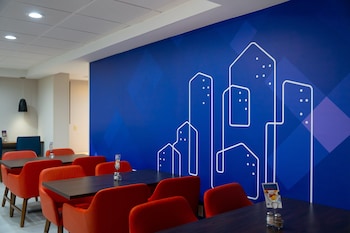 holiday inn express hotel and suites west chester by ihg