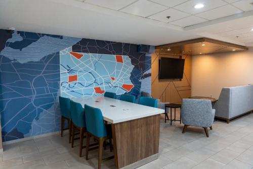 holiday inn express hotel and suites west chester by ihg