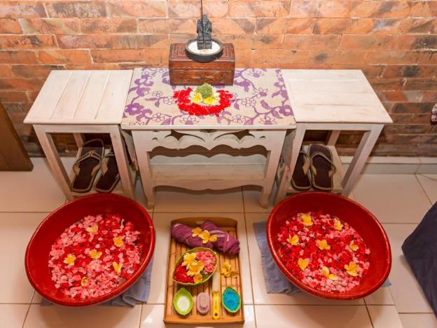 kubal villa and living seminyak