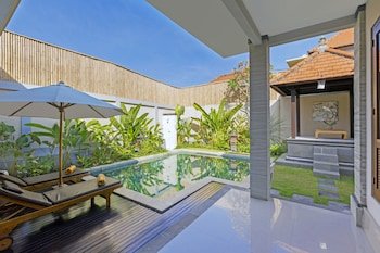 kubal villa and living seminyak