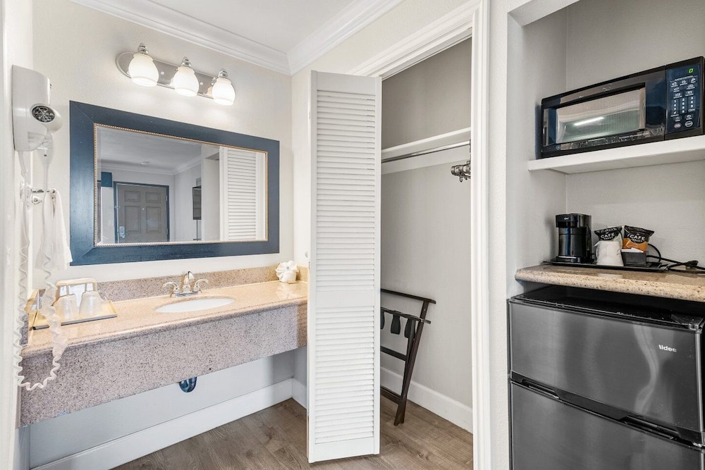 vagabond inn whittier