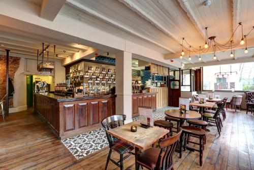 publove exmouth arms euston