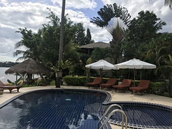 amber sands beach resort