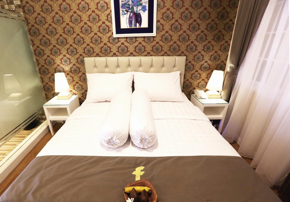 f hotel jakarta