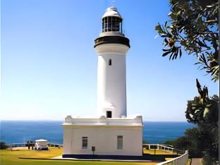 lake haven motor inn and palms restaurant