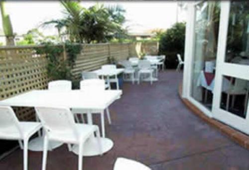 lake haven motor inn and palms restaurant