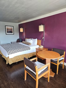 fullerton inn near medieval times