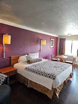 fullerton inn near medieval times