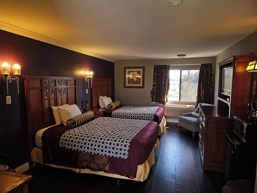 fullerton inn near medieval times