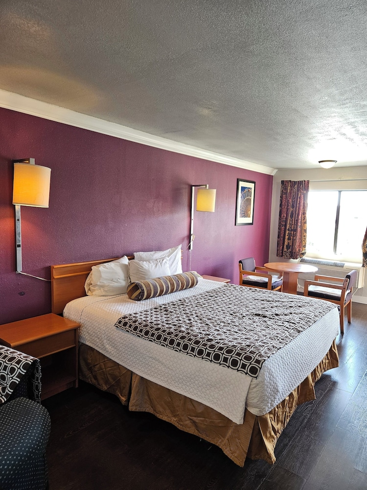 fullerton inn near medieval times