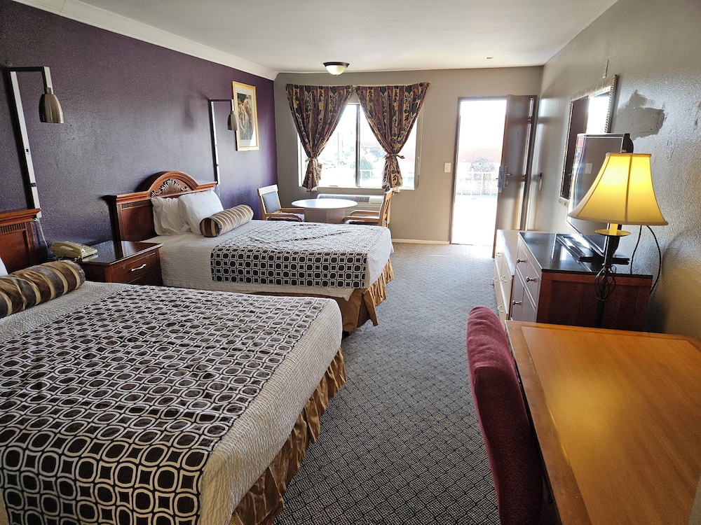 fullerton inn near medieval times