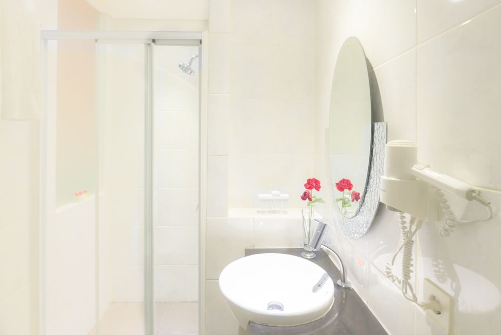j hotel bandara soekarno hatta