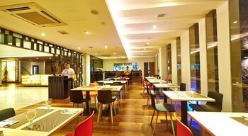 j hotel bandara soekarno hatta
