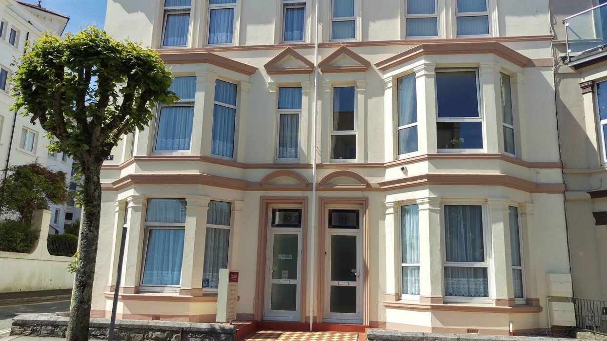 edgcumbe guest house adults only