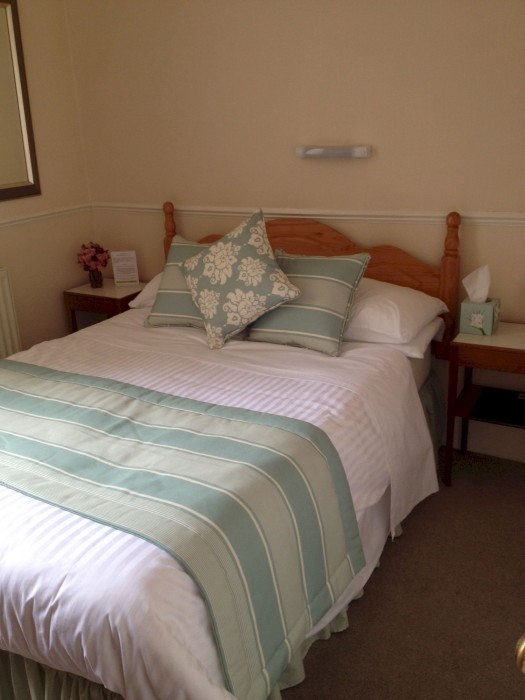 edgcumbe guest house adults only