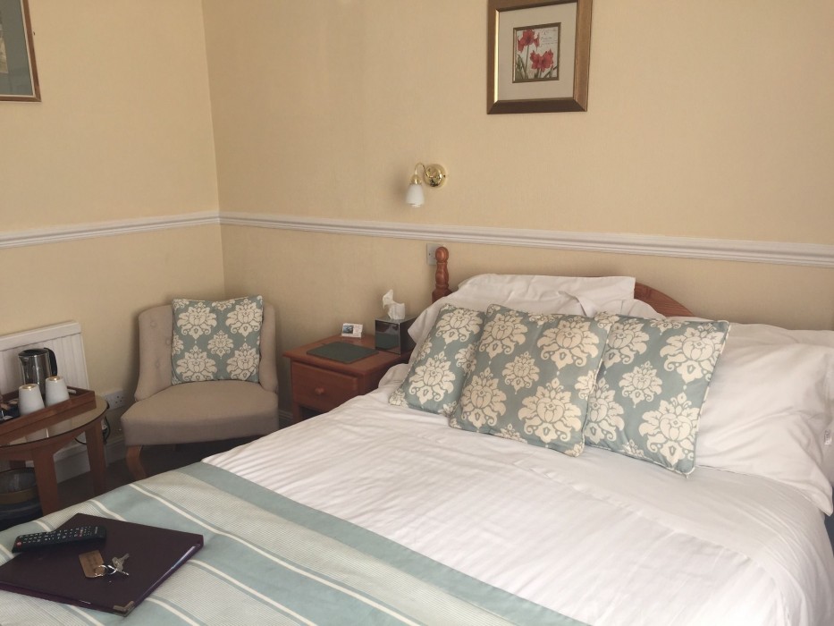 edgcumbe guest house adults only