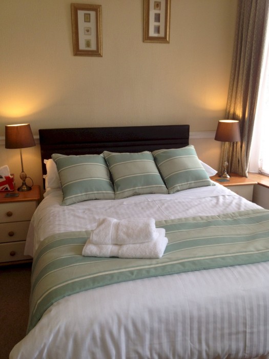 edgcumbe guest house adults only