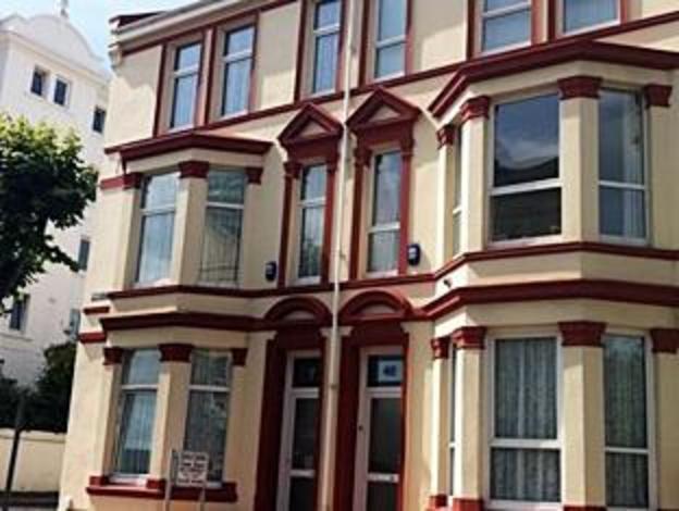 edgcumbe guest house adults only