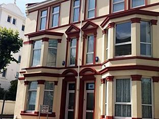 edgcumbe guest house adults only