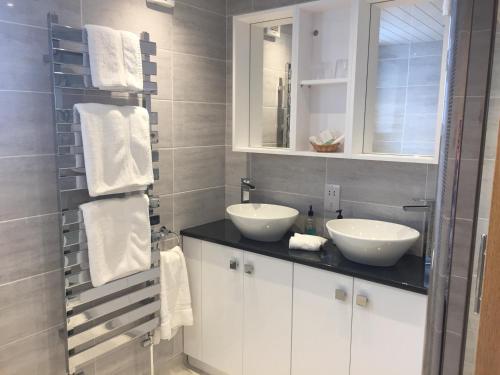 edgcumbe guest house adults only