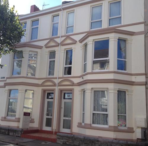 edgcumbe guest house adults only