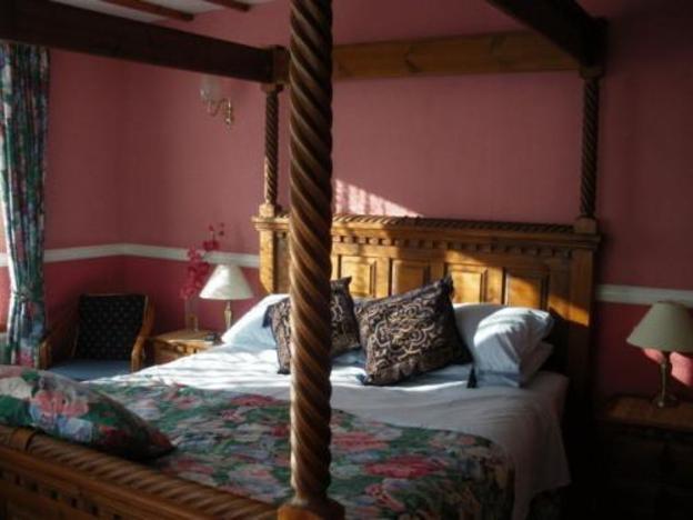edgcumbe guest house adults only