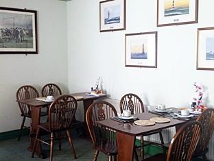 edgcumbe guest house adults only