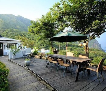 Gold Stone Crescent Moon Light,Keelung>>Jiufen,4 star