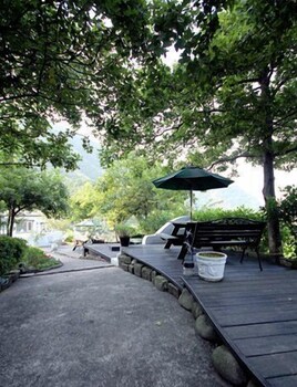 Gold Stone Crescent Moon Light,Keelung>>Jiufen,4 star