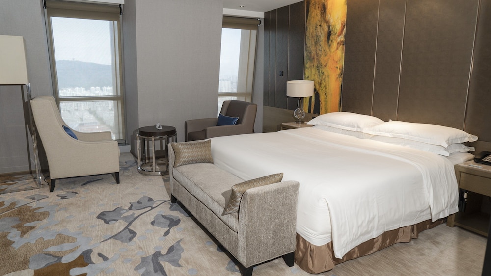 crowne plaza wuxi taihu by ihg