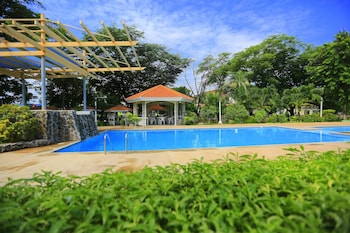 subic bay peninsular hotel