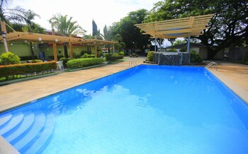 subic bay peninsular hotel