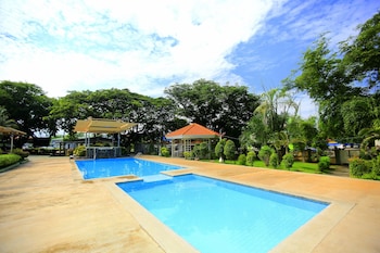 subic bay peninsular hotel