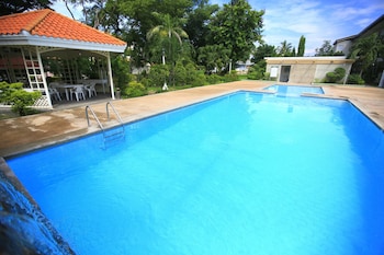 subic bay peninsular hotel