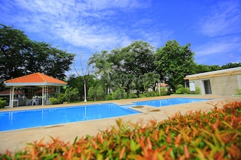 subic bay peninsular hotel
