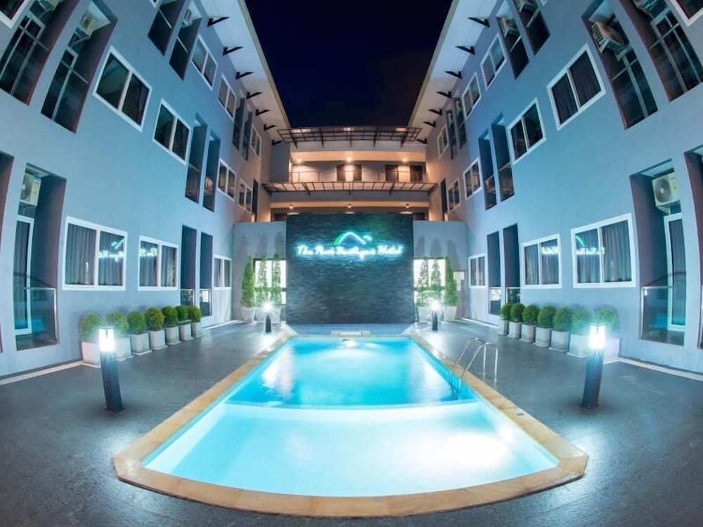 the peak boutique hotel