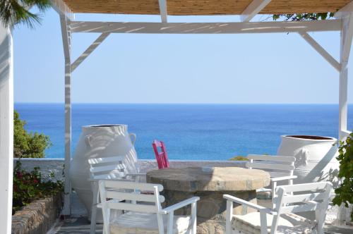 Summer Residence,Milos>>Adamas,3 star