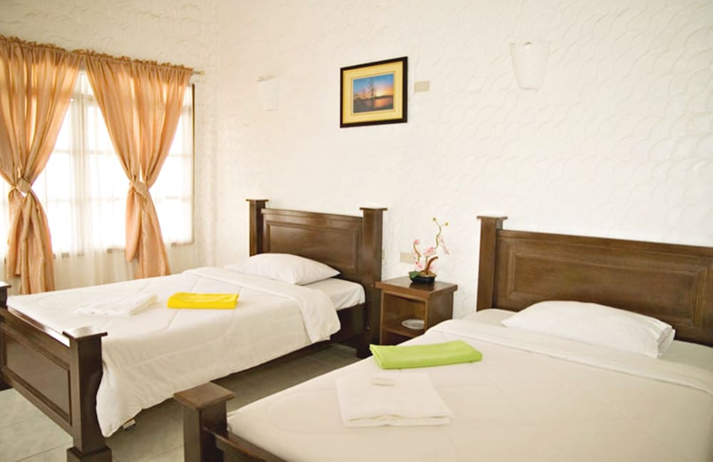 angelyns dive resort