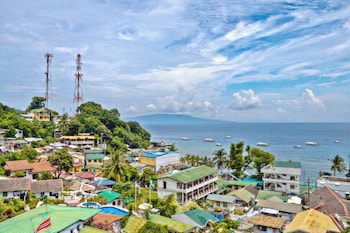 Angelyn's Dive Resort,Puerto Galera>>Maricaban Island,3 star