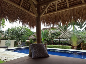 mama bellas retreat