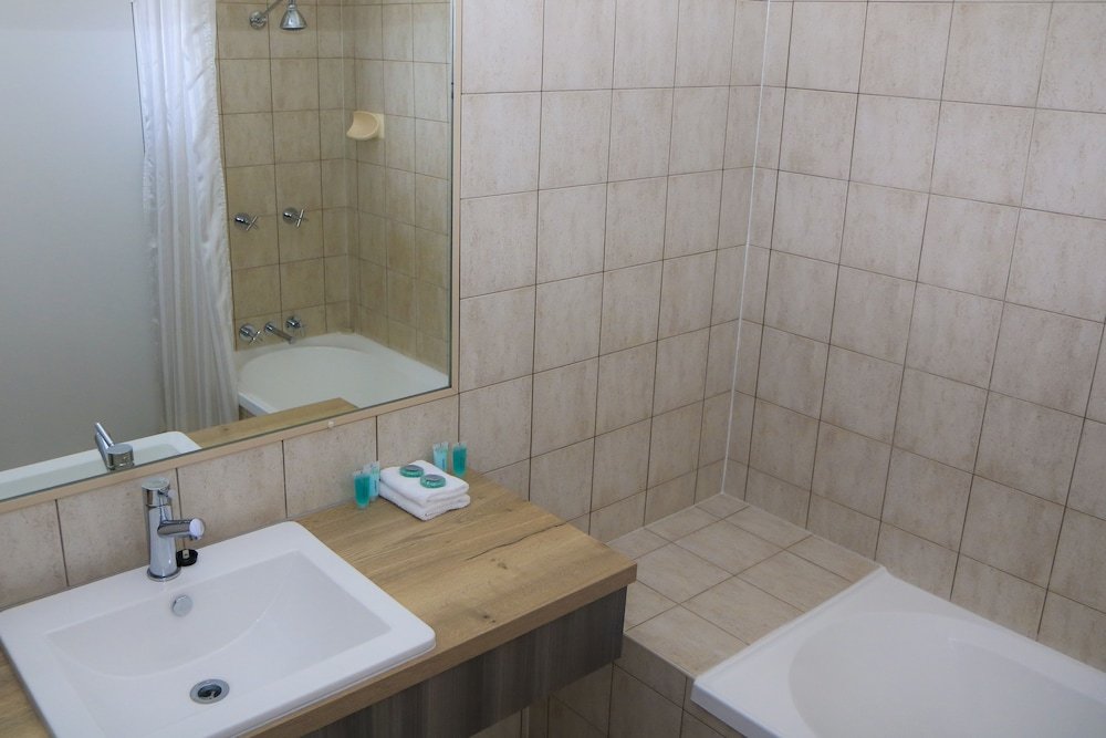 The Club Motor Inn Chinchilla,Chinchilla>>Brisbane,4 star