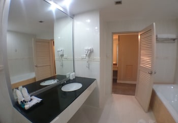ton koon hotel