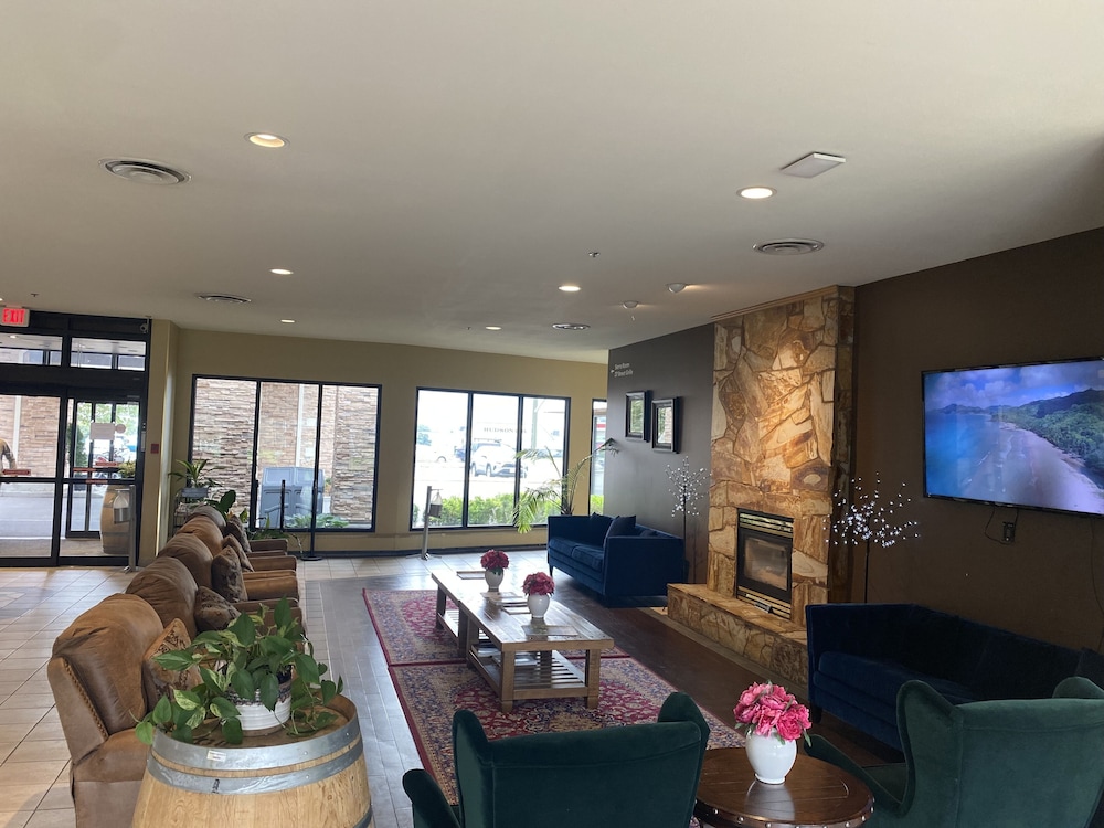 divya sutra plaza and conference centre vernon bc