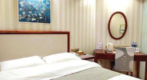 greentree inn zhenjiang center street no 1 peoples hospital express hotel